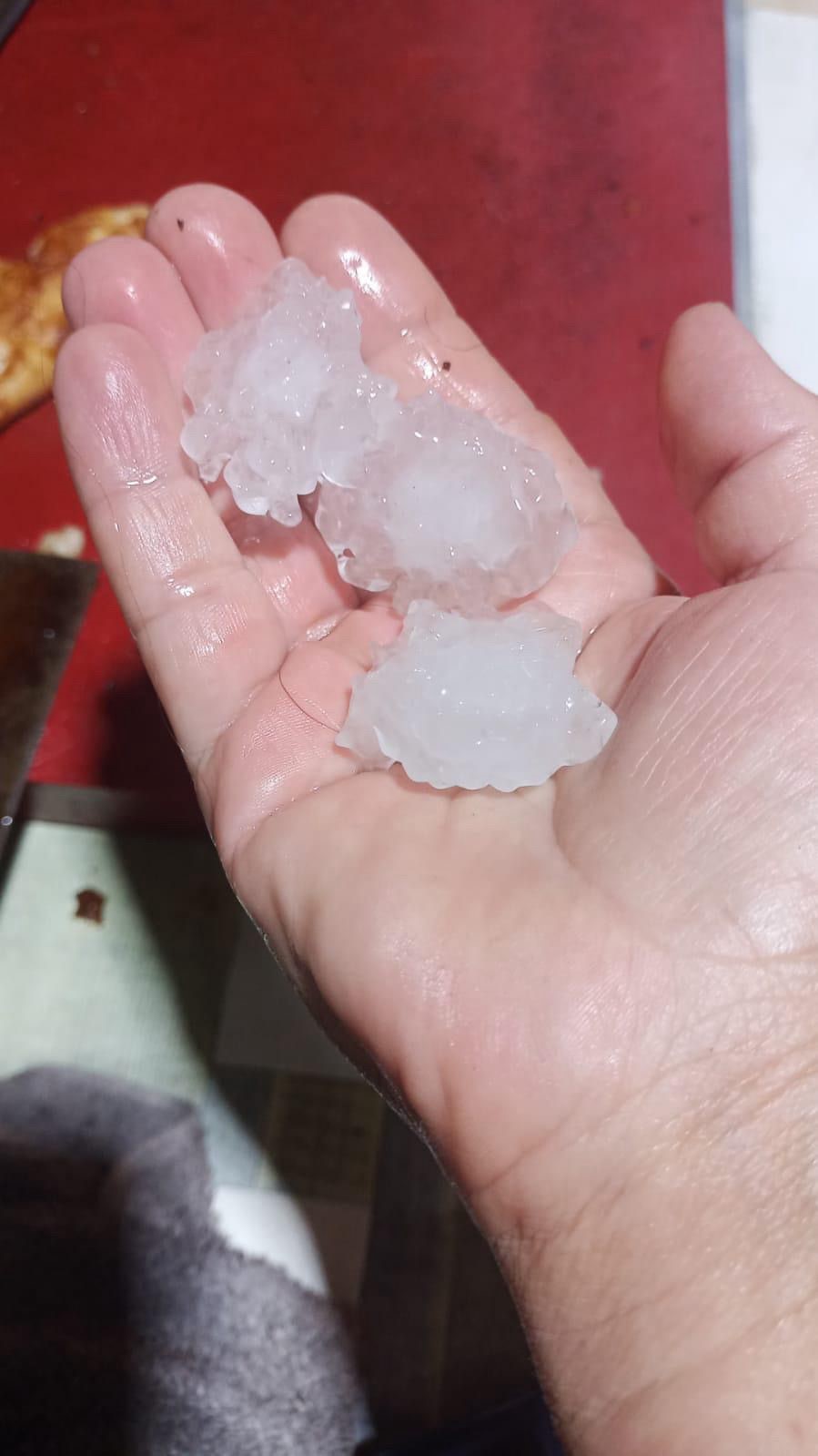 Manisa’da Sağanak Yağış Sokakları Göle Çevirdi (1)