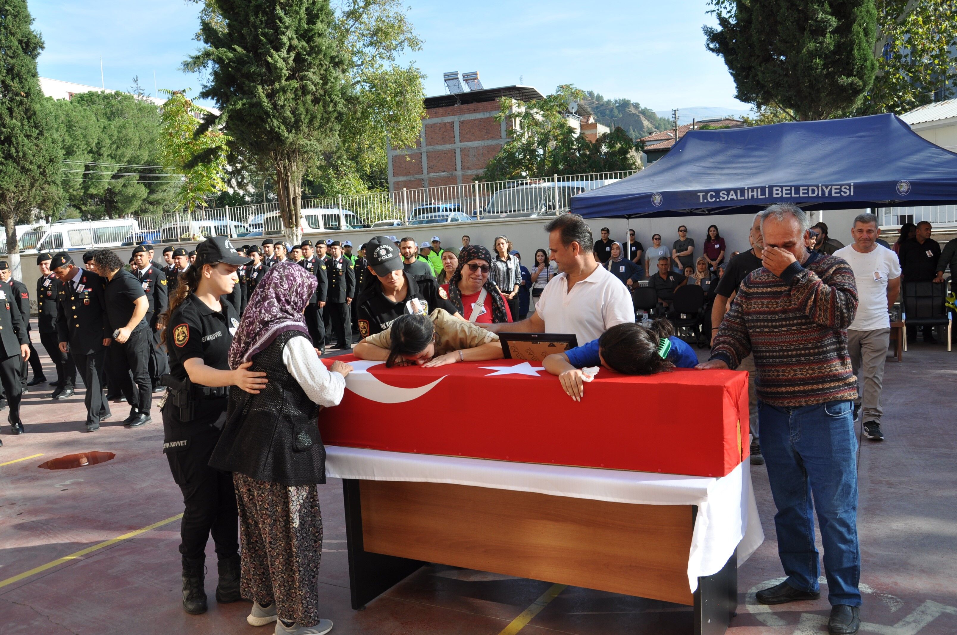 Manisa'daki Tır Faciasında Yaralanan Polisten Acı Haber (2)