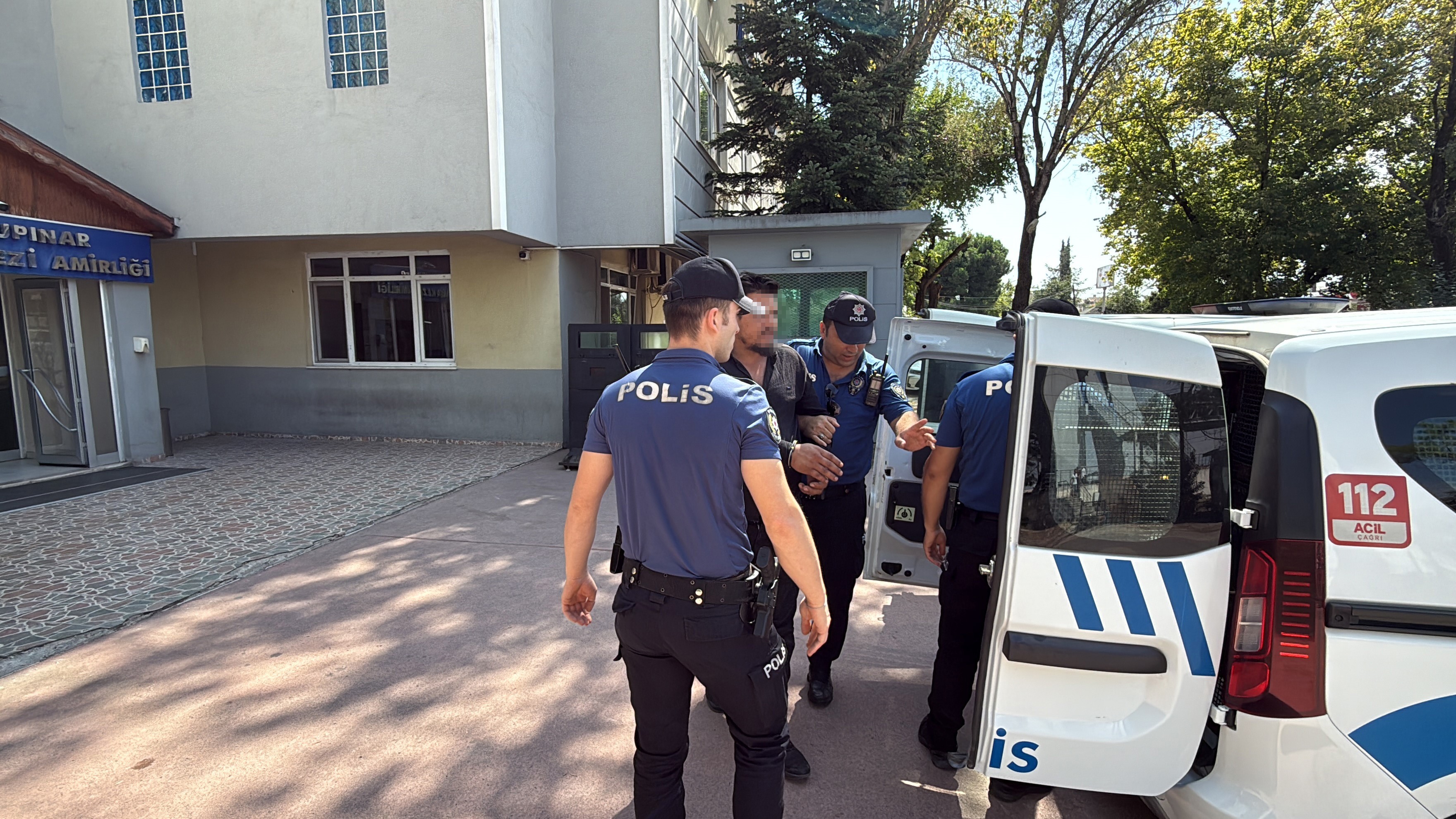 Sakarya'da 2 Çocuğun Yaralandığı, 4 Evin Yakıldığı Kavgayla Ilgili 4 Şüpheli Tutuklandı (1)