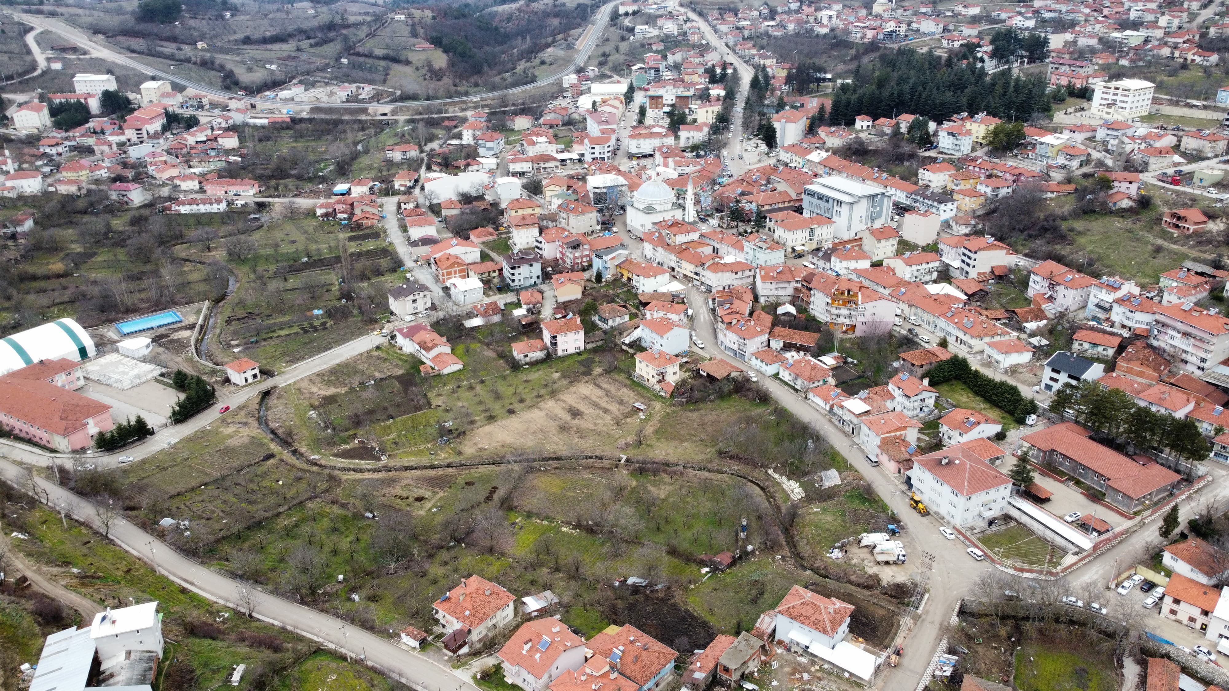 Site Bahçesinde Yavru Ayılar Gencgazete (2)