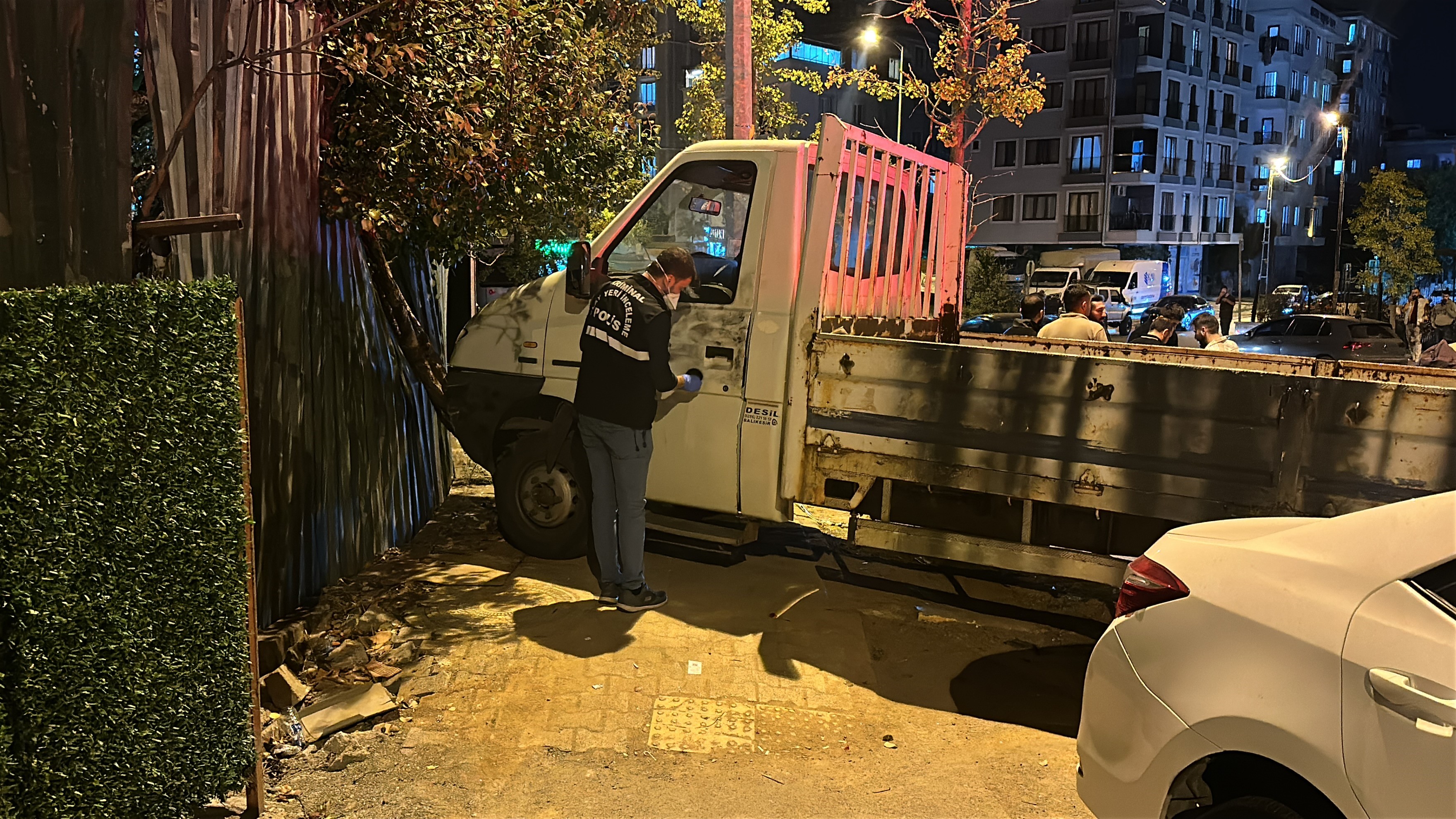 Sultanbeyli'de Seyir Halindeki Araca Silahlı (2)