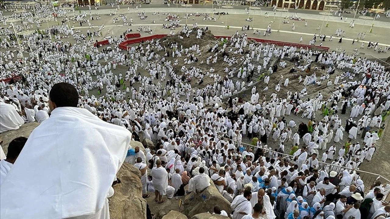 Thumbs B C 6982Dc554985D9E9426F0D53332C3B42