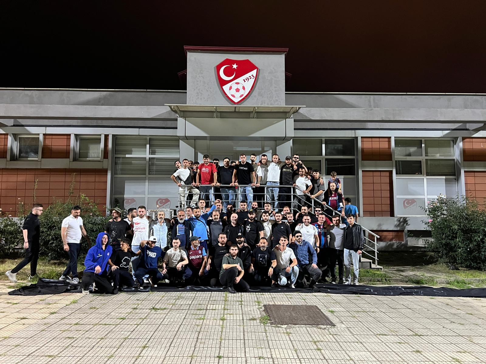 Trabzonspor Taraftarları Tff'ye Tepki Gösterdi (2)