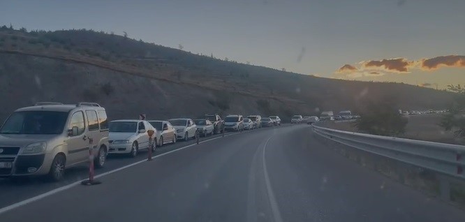 Tunceli’nin Pertek Ilçesi Ile Elazığ Arasındaki (1)