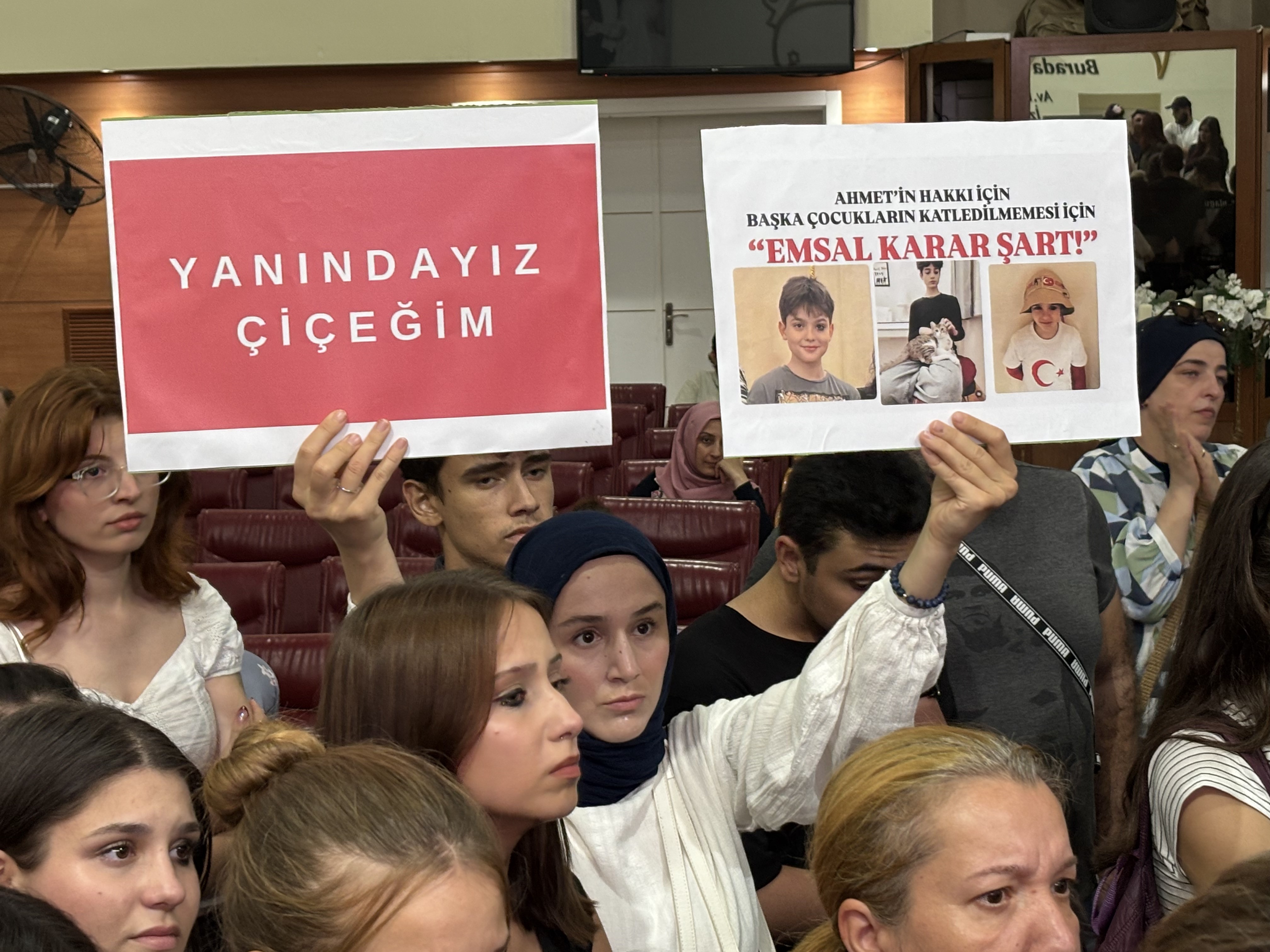 Yasemin Minguzzi, Çocuklarını Kaybeden Ailelerle Bir Araya Geldi (3)