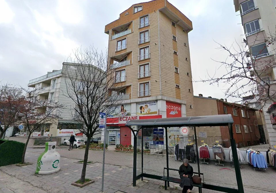 6 katlı bina çöktü! Enkaz altında kalanların isimleri belli oldu