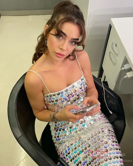 0X0 2 Yillik Askta Mutlu Son Oyuncu Oyku Celik Sevgilisinden Evlenme Teklifi Aldi 1760504144728 (1)