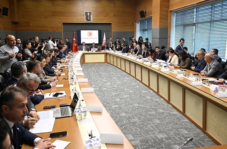 11. Yargı Paketi’nde Lgbti̇+ Düzenlemesi, Cinsiyet Değişikliği Kısıtlaması Geliyor (1)