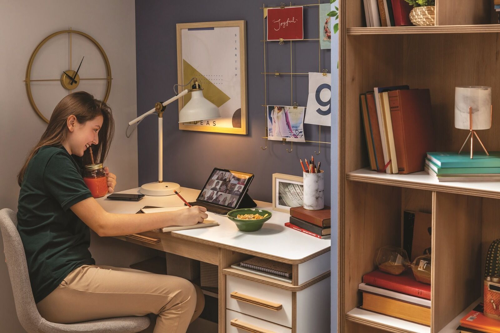 4Dfbe0E4 E565 4B4B A6Ea 24996D778C09