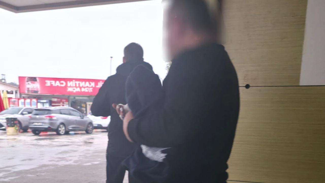 7C6Cf7Ab 9918 4C23 Aaf2 704Ffe167Eba-1