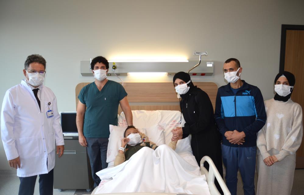 Bursa'da 9 yaşındaki İdo, babasının böbreğiyle hayata tutundu!