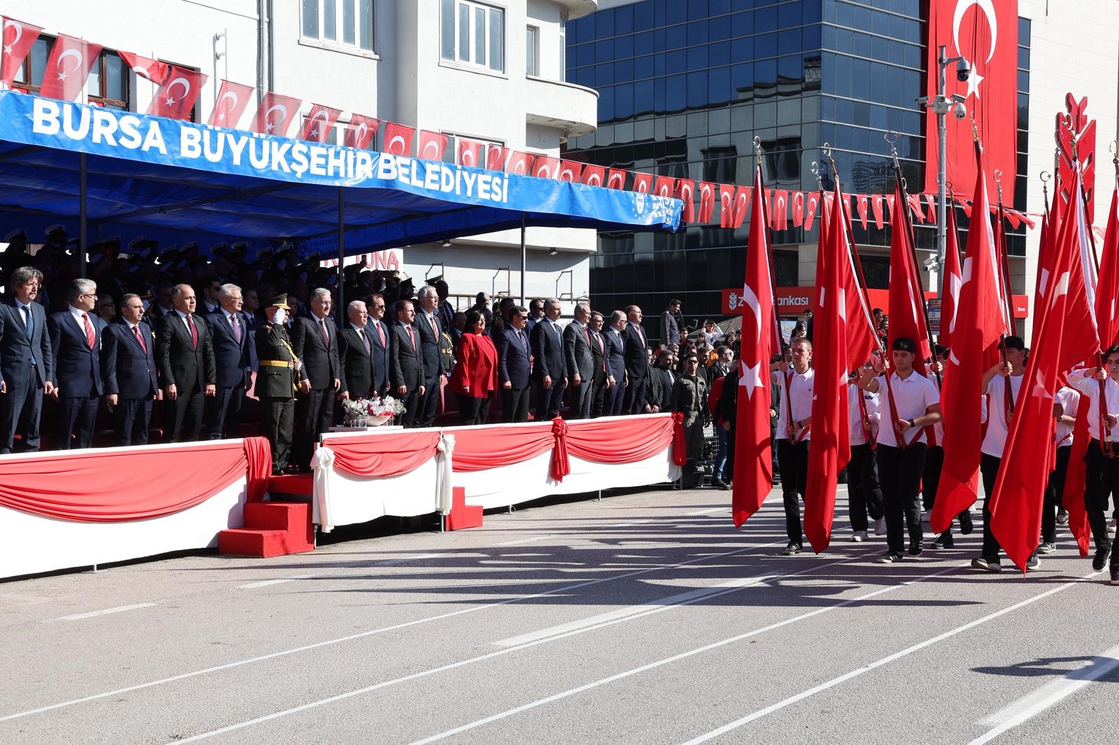 Bursa’da Cumhuriyet’in 102. Yılı Büyük Coşkuyla Kutlandı-1