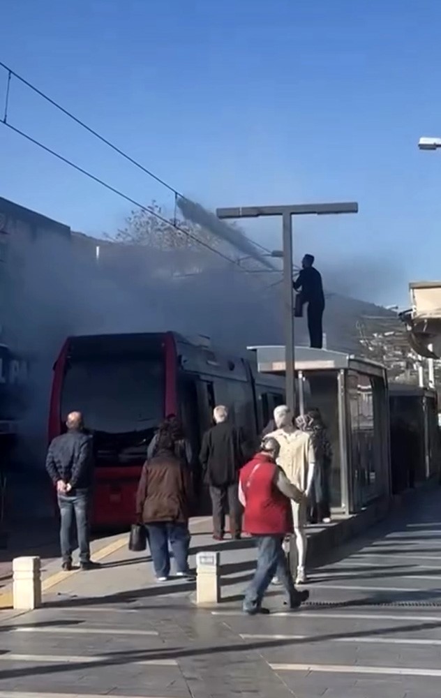 Yolcular Tahliye Edildi-1