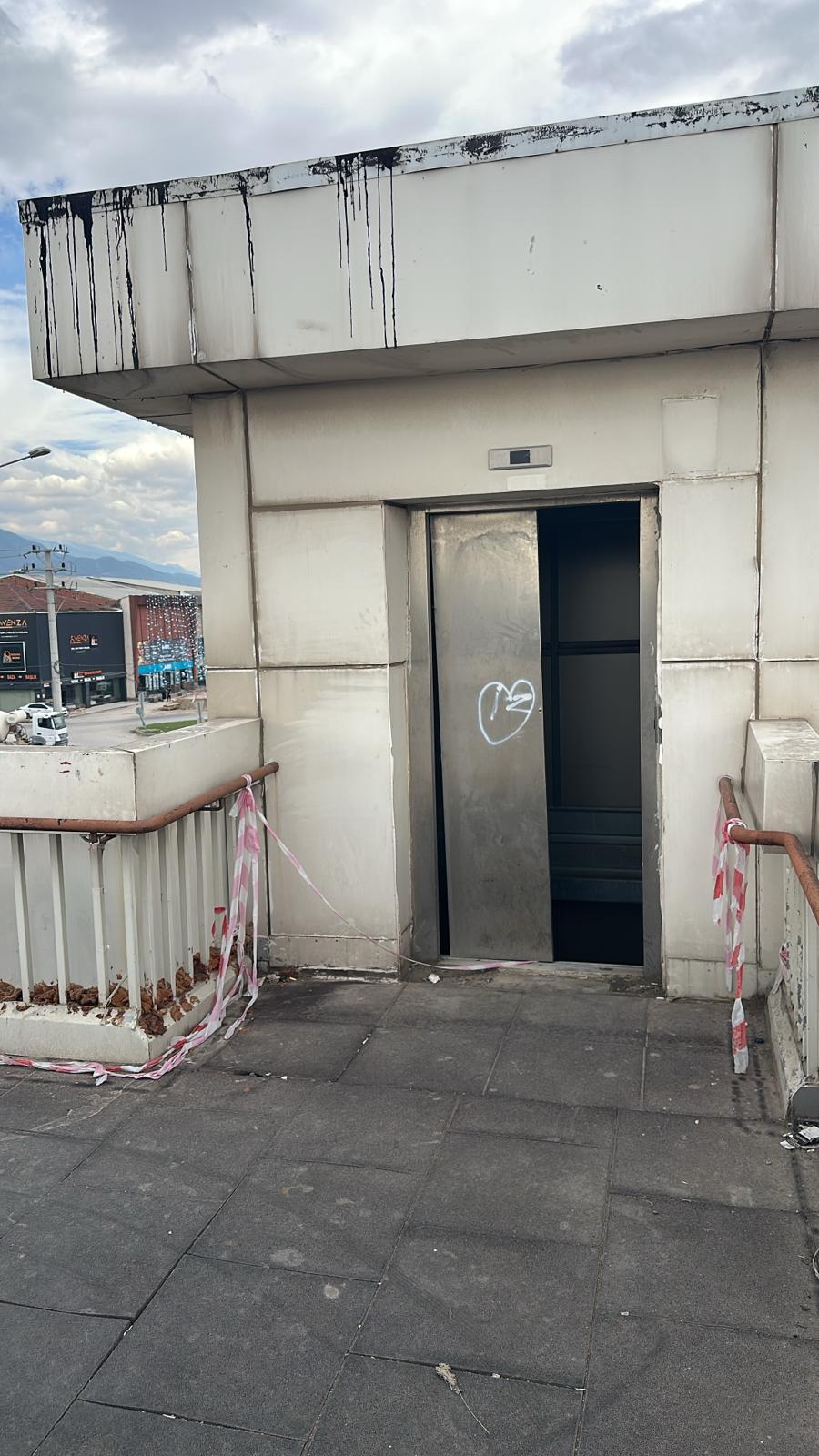 Aad4Aa39 15Db 4813 Bdc5 B1E9E2019F71