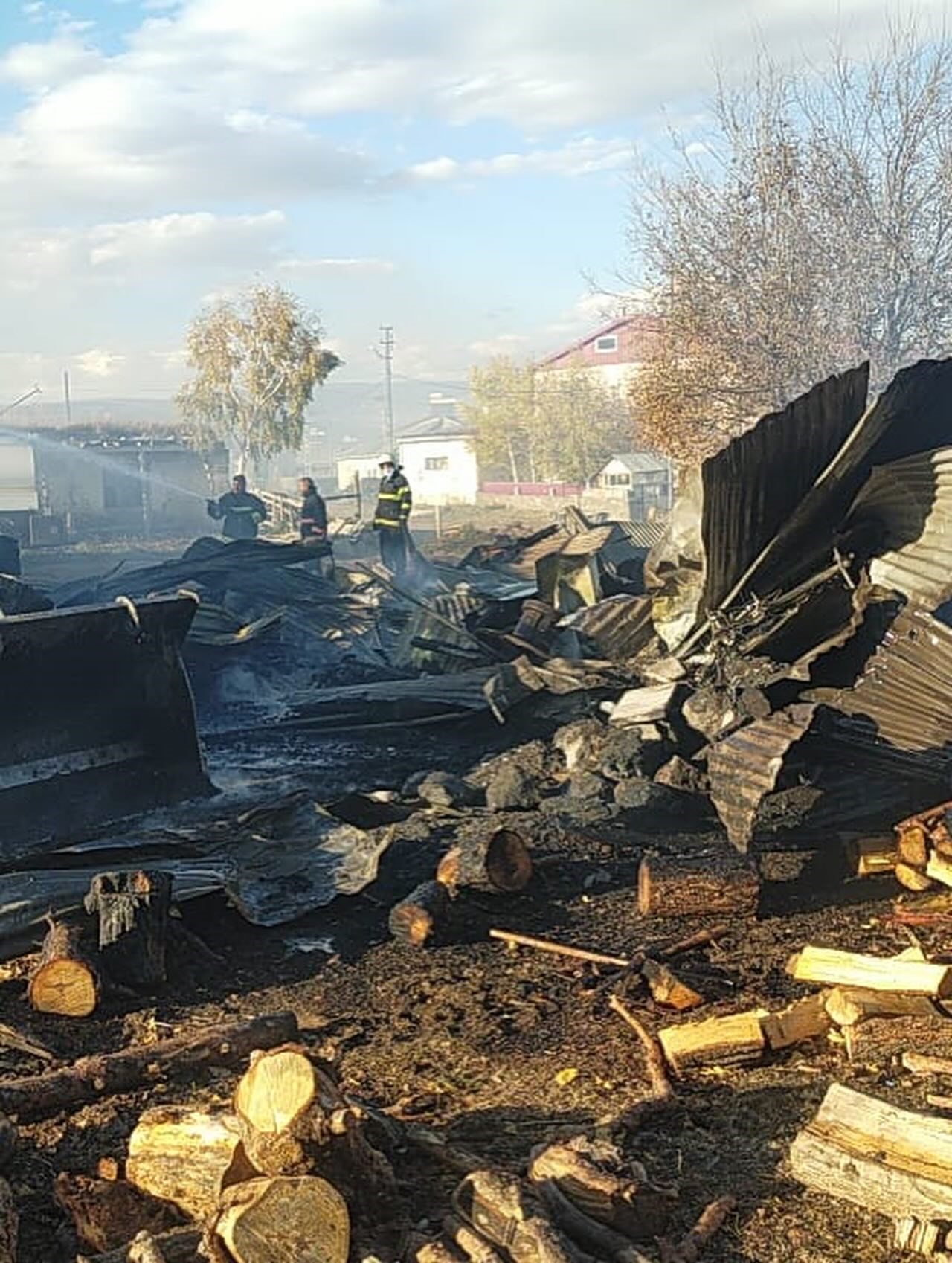 Ahır Yangınında 15 Küçük Ve 8 Büyükbaş Hayvan Telef Oldu (1)