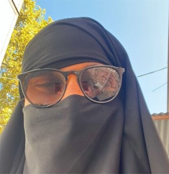 Ankara'da Çarşafla Gezen Erkek Şahıs Gözaltına Alındı (1)