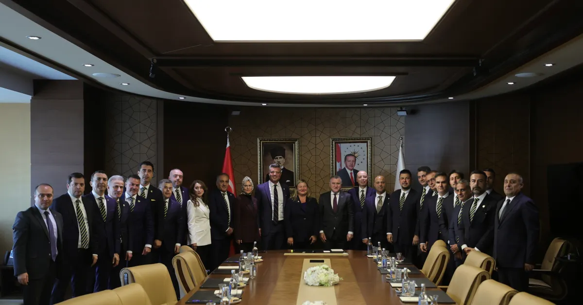 Bakan Bak, Fenerbahçe Yönetimini Kabul Etti (3) Gencgazete