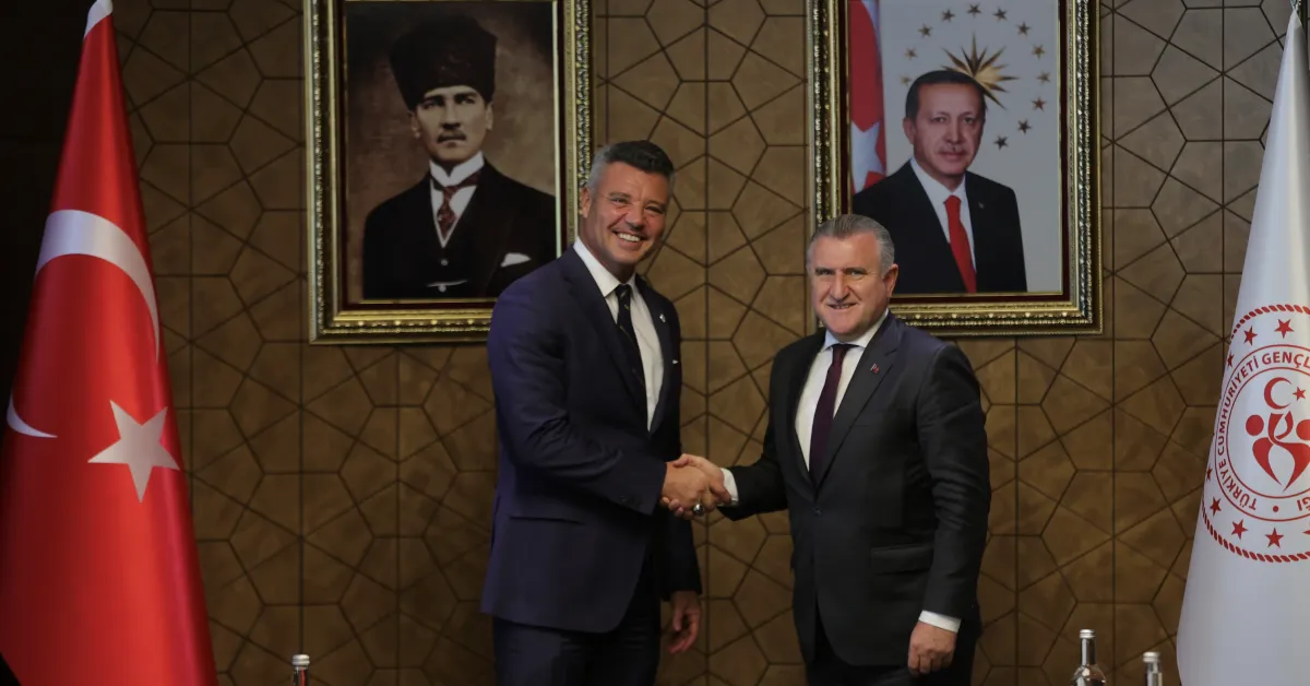 Bakan Bak, Fenerbahçe Yönetimini Kabul Etti (5) Gencgazete