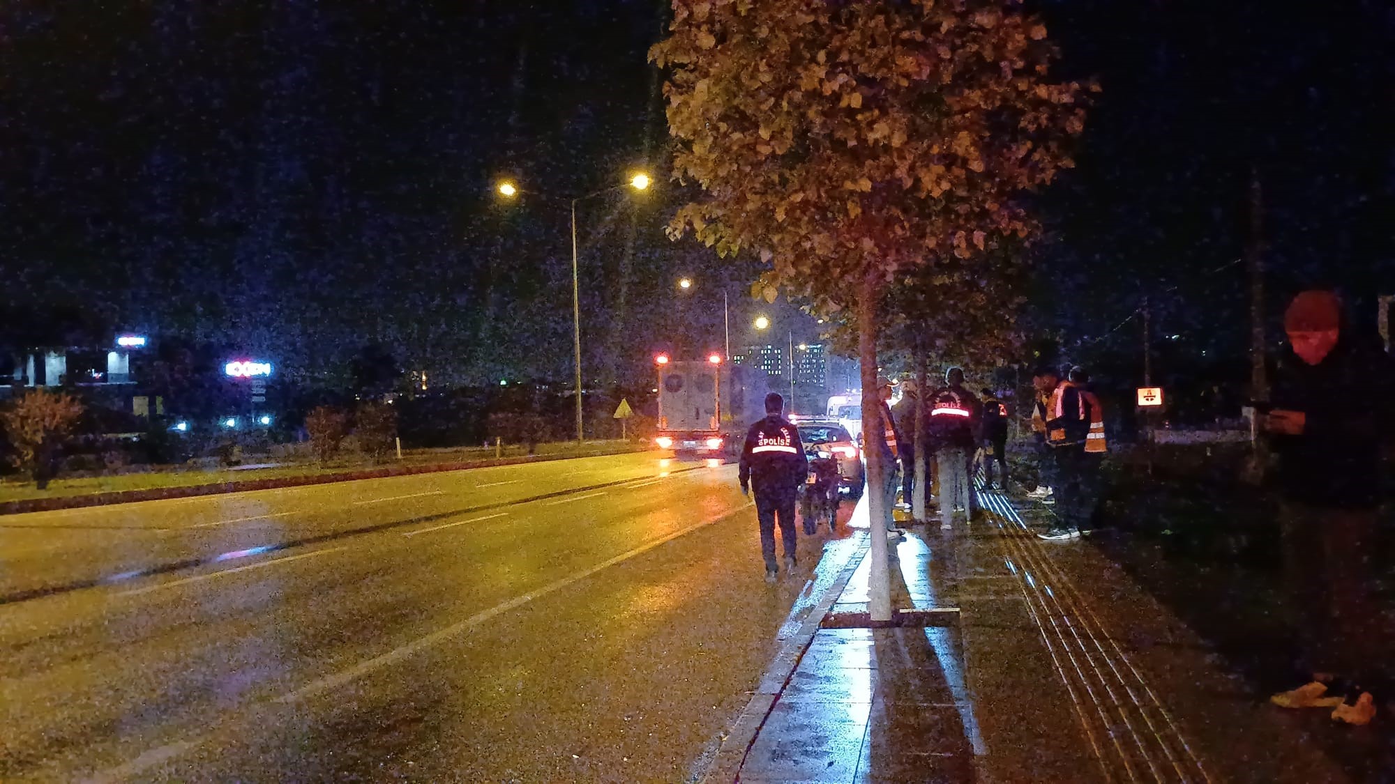 Bariyerlere Çarpan Motosikletli Genç Öldü (1)