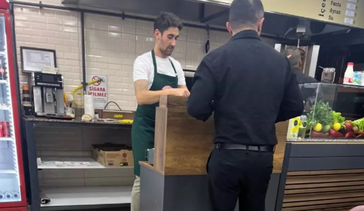 Beşiktaş’ın Eski Yıldızı Orkan Çınar İnegöl’de Dönerci Oldu (2)