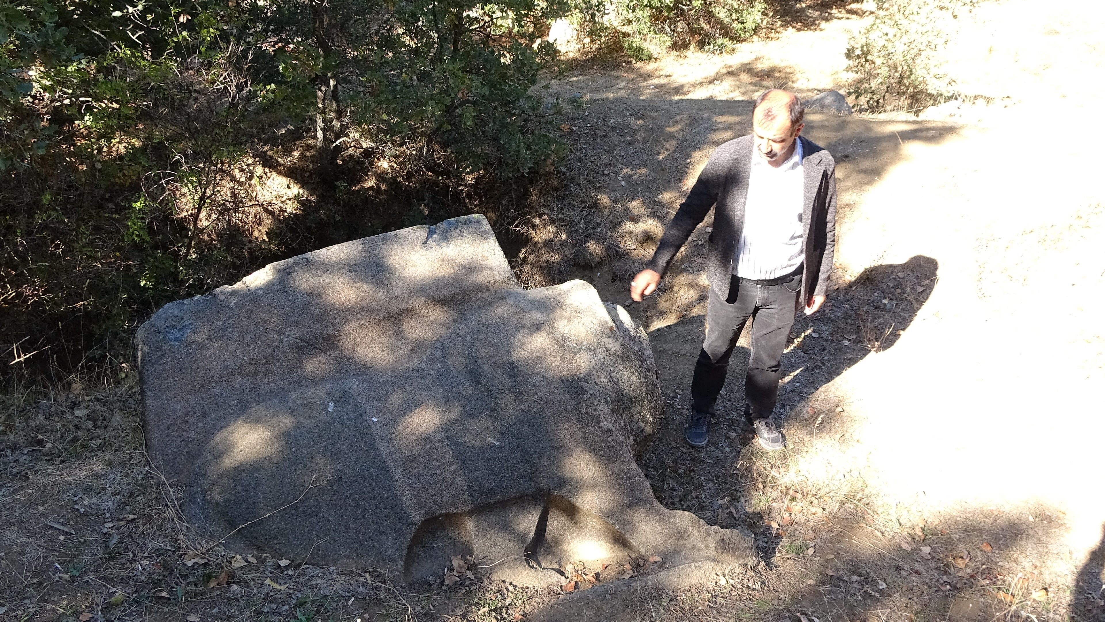 Binlerce Yıllık Tarih Kaçak Kazı Yapanların Talanına Uğradı (2)