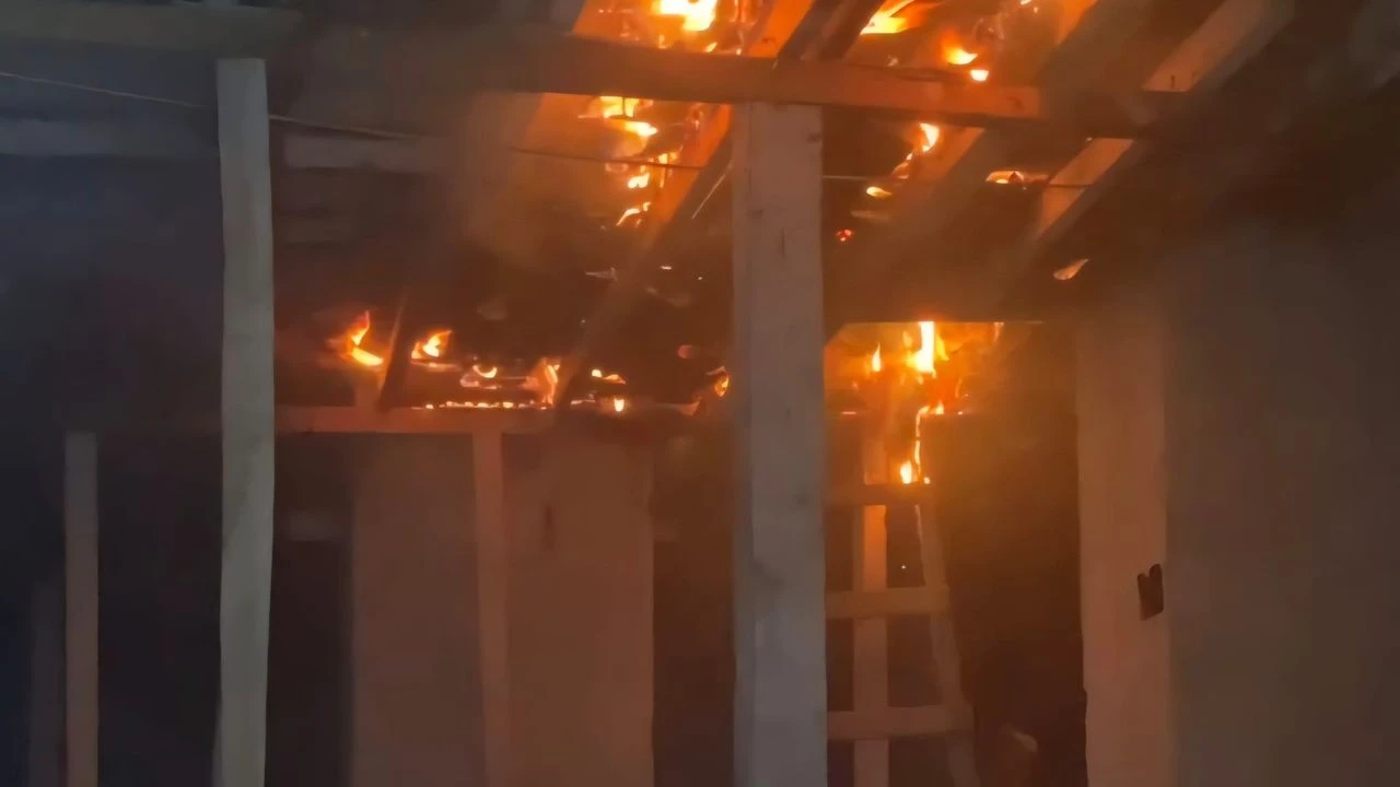 Bursada Ayni Apartmanda 4 Kez Yangin 4