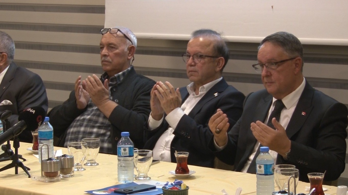 Bursa’da Bi̇sag Toplantısında Doğu Türkistan’daki Zulüm Gündeme Geldi (1)