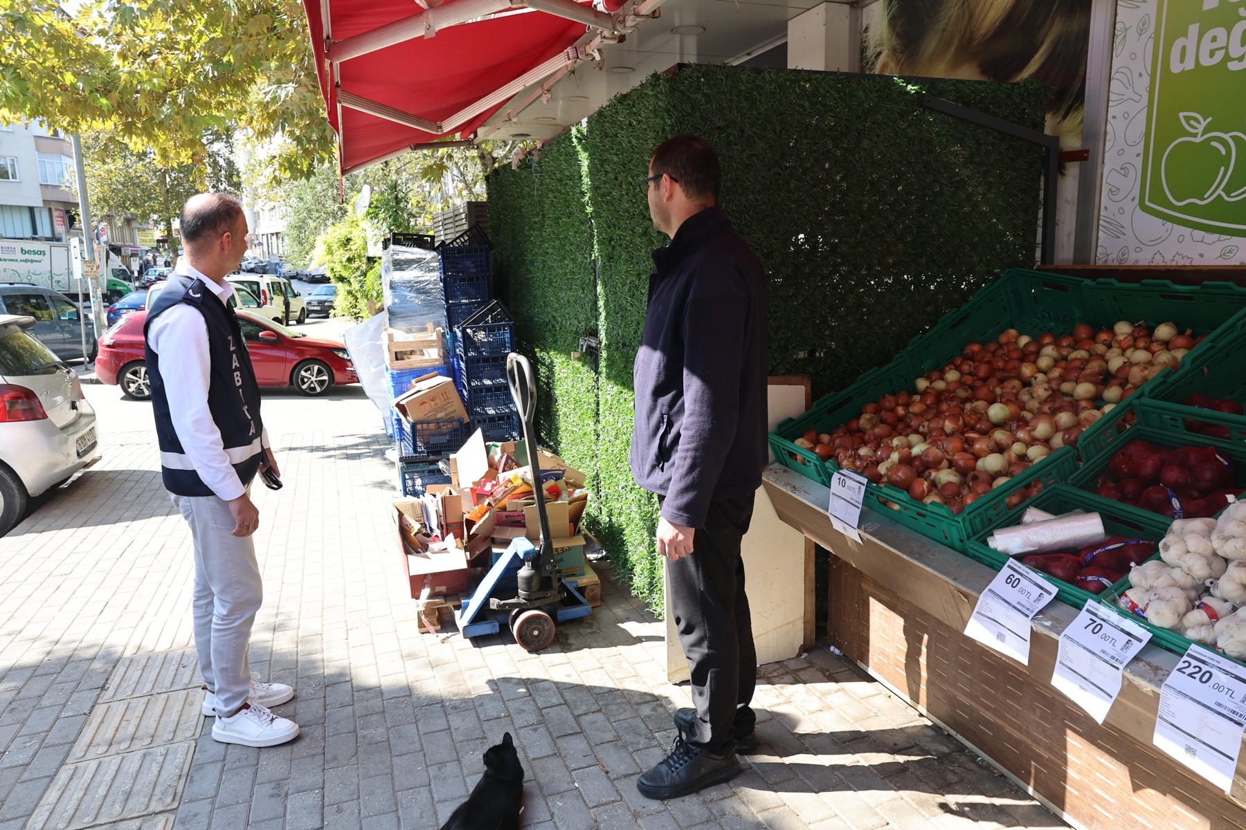 Bursa'da Halk Sağlığı Için Marketlere Sıkı Denetim (1)