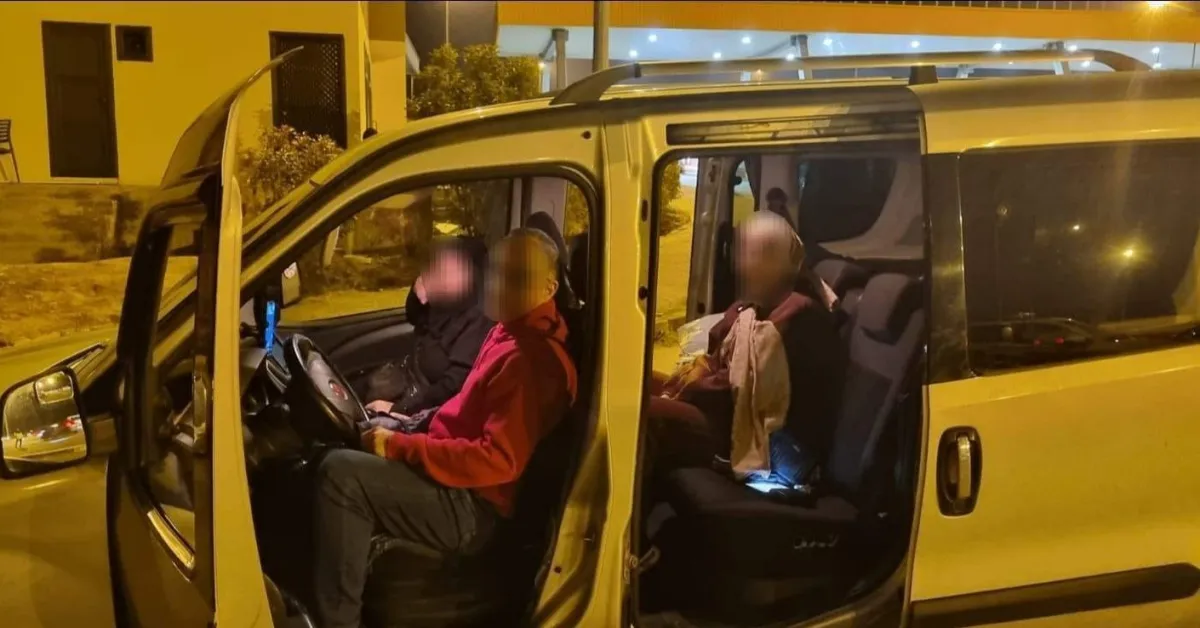 Bursa'da Ticari Araca Operasyon 2 Göçmen Yakalandı (2)