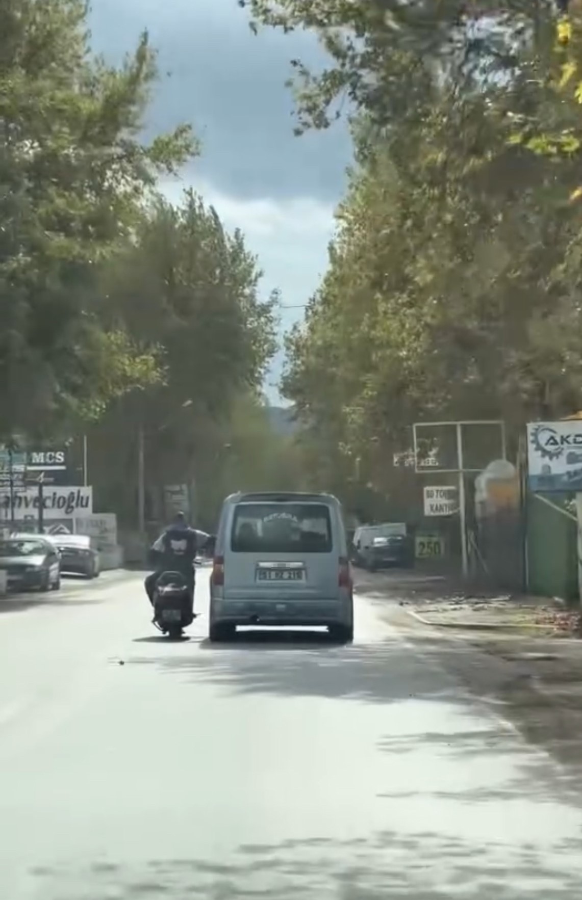 Bursa’da Trafikte Motosikletli Sürücü Sohbet Gencgazete (3)-1