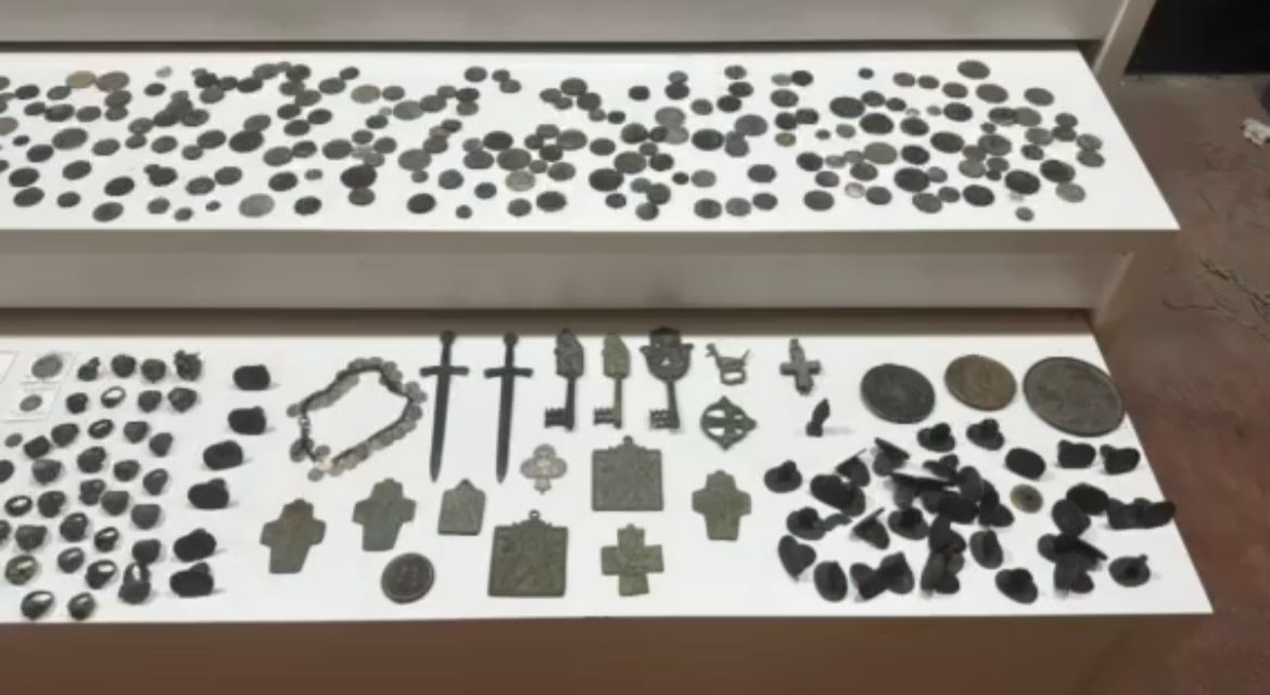 Bursa'da Yatak Odasından Bizans Ve Osmanlı Dönemine Ait Hazine Çıktı (2)