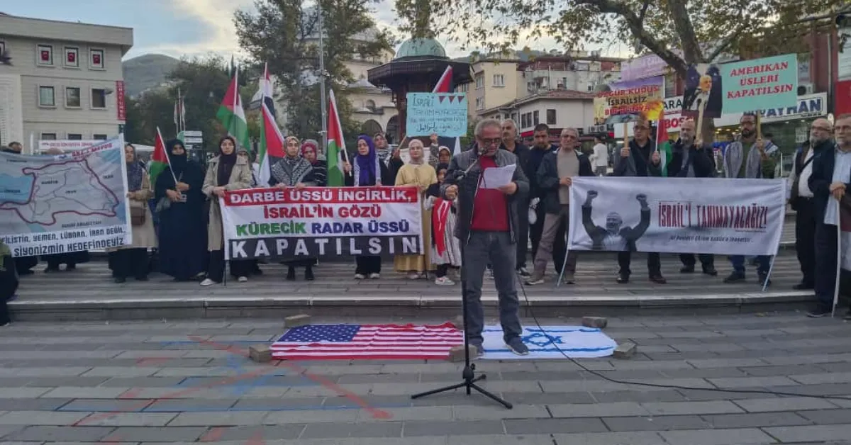 Bursalılar Gazze İçin 15 Temmuz Meydanı’nda Buluştu (2)