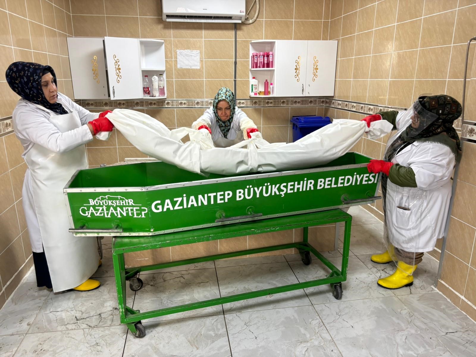 Cenazeleri Kadın Gassallar Hazırlıyor Gencgazete (5)