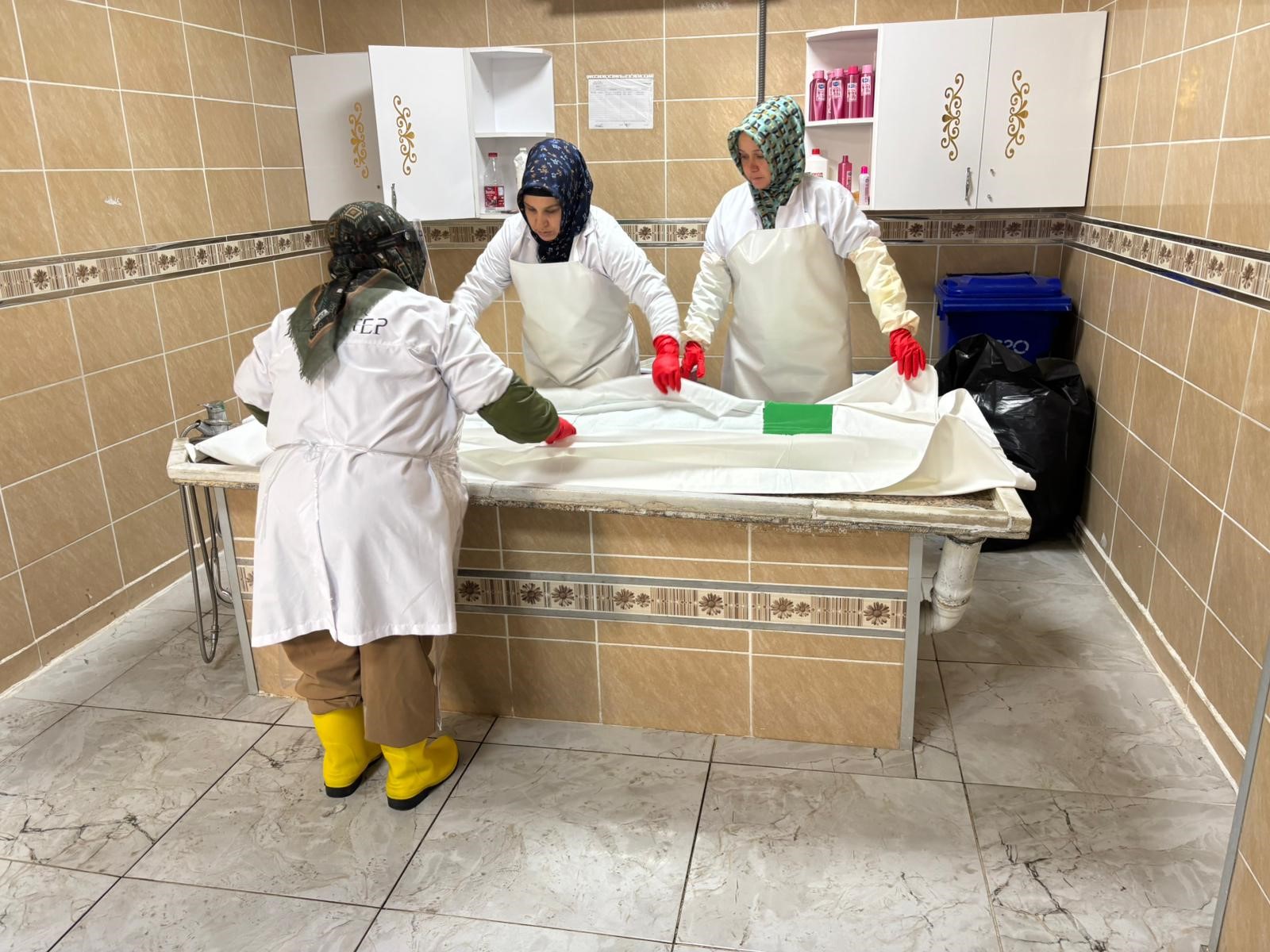 Cenazeleri Kadın Gassallar Hazırlıyor Gencgazete (8)