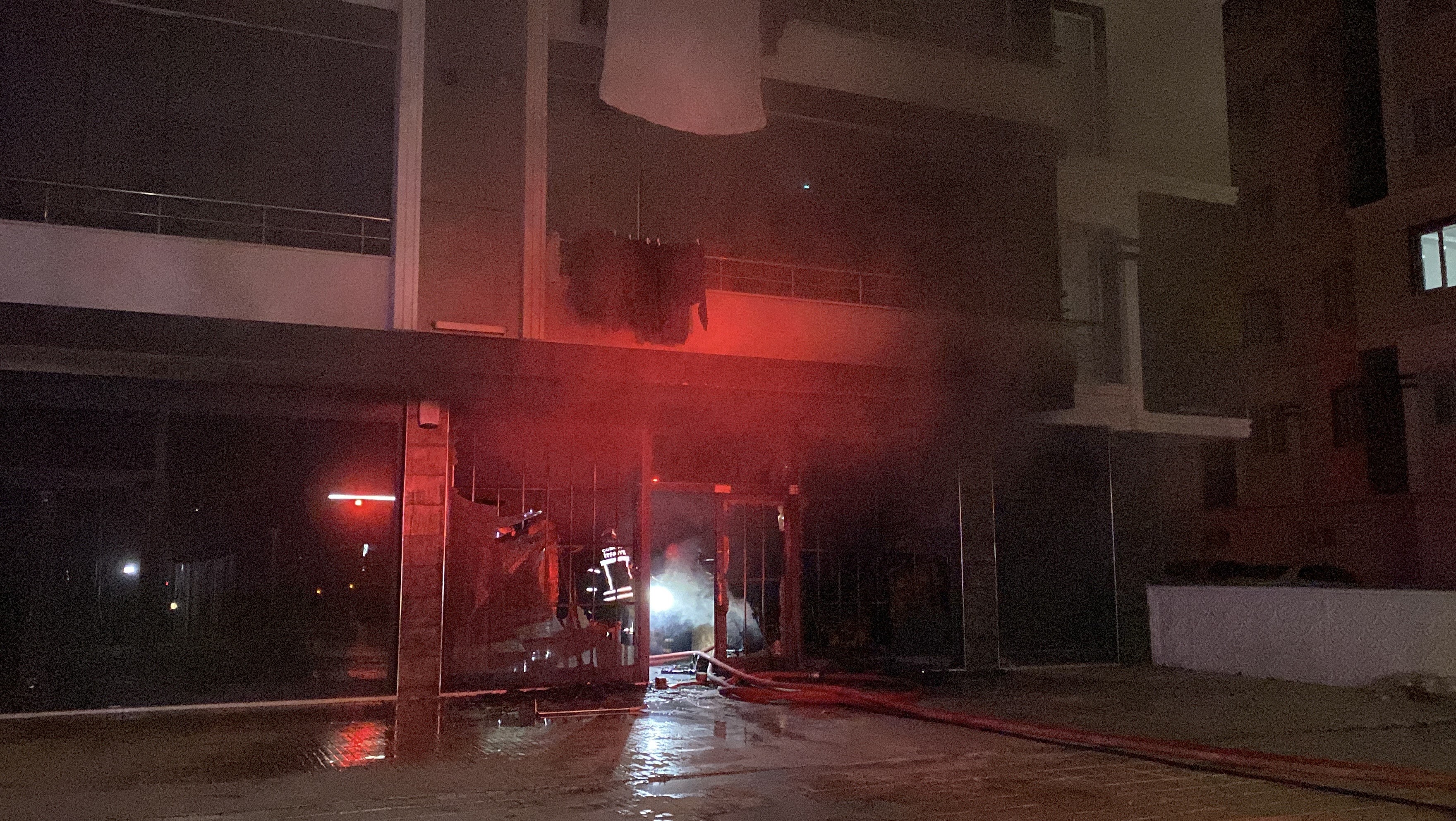 Çorum’da Bir Iş Yerine Ait Depoda Çıkan Yangın Korkuttu (3)