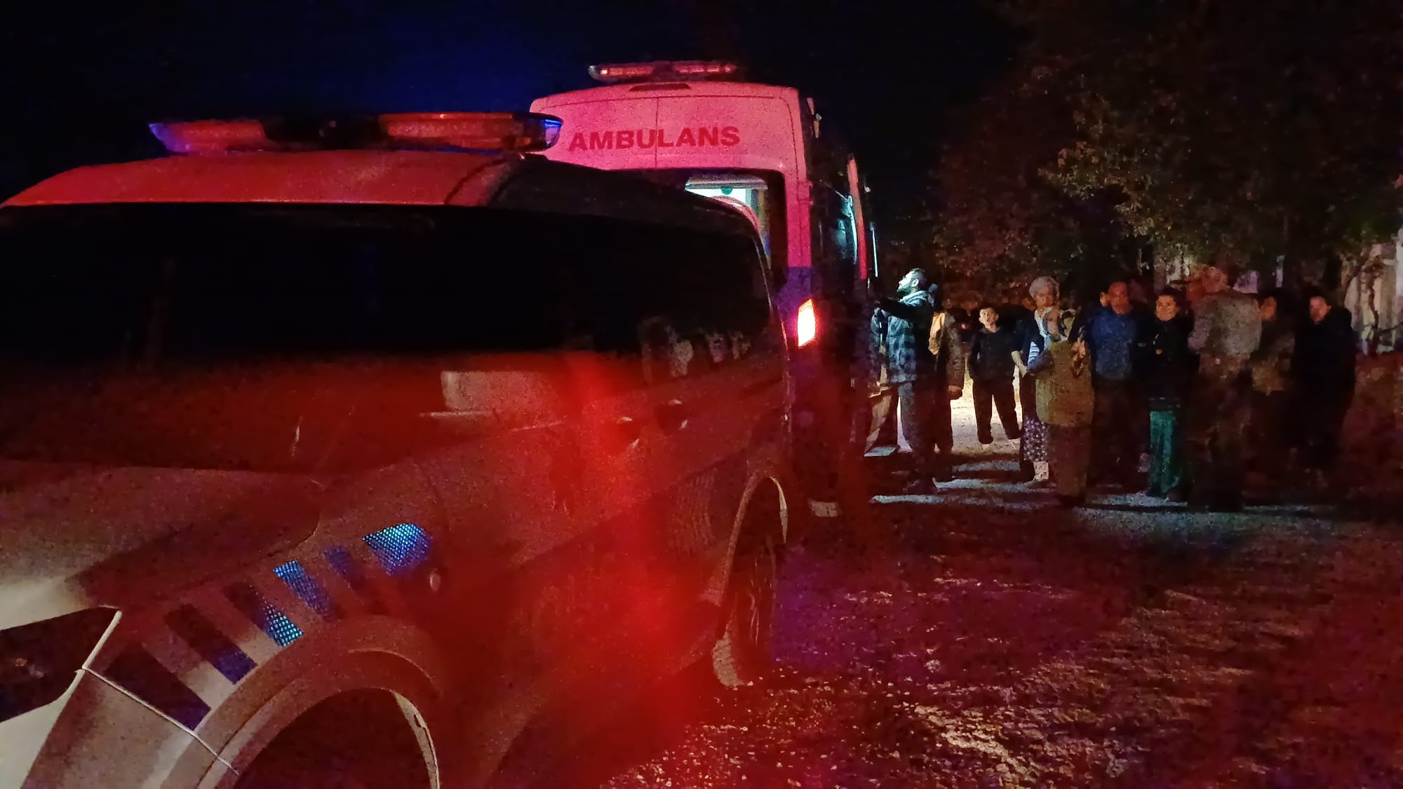 Çorum’da Müstakil Ev Alev Alev Yandı! 7 Kişi Dumandan Etkilendi (1)