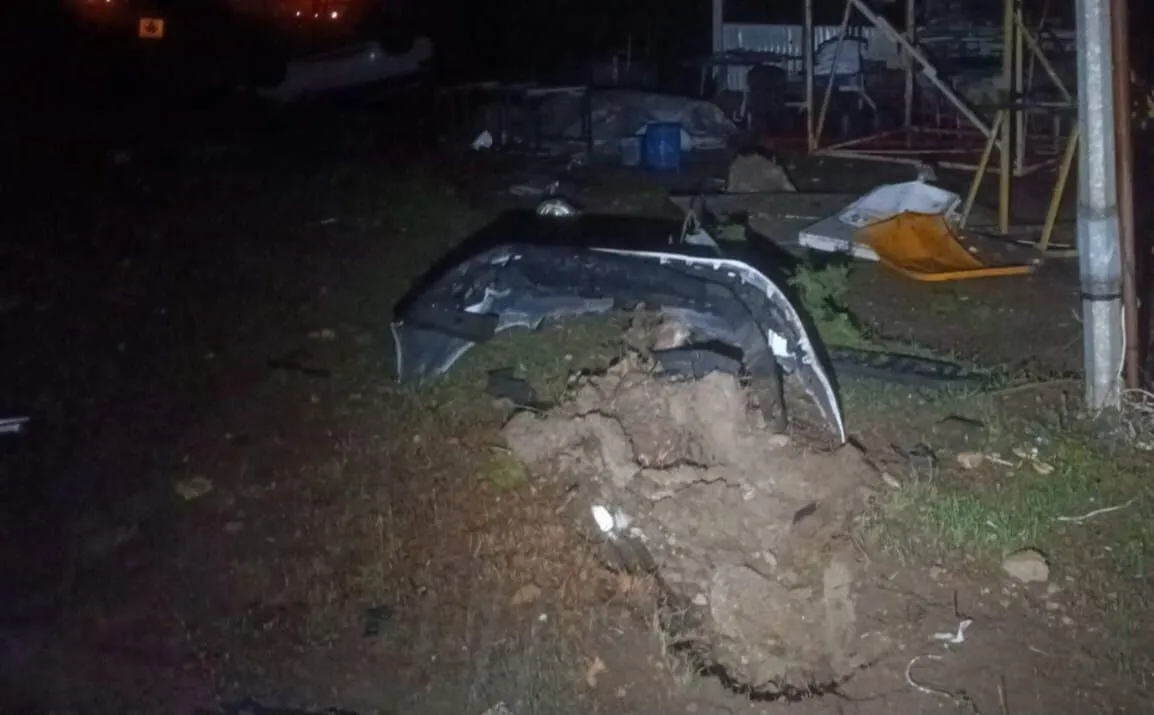 Db37626A Fee4 4389 901B 7000119Dcf93-1