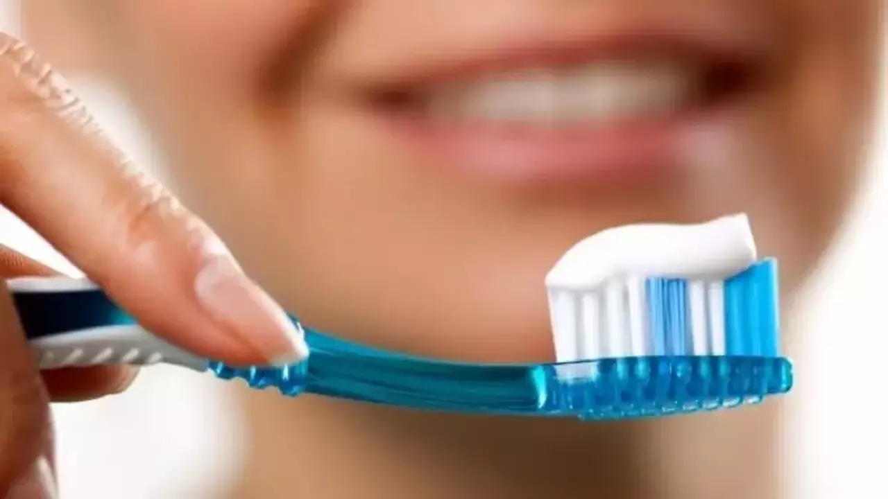 Diş Fırçanızı Ne Kadar Sürede Bir Değiştirmelisiniz? Uzmanlar Bu Konuda Ne Diyor?-1