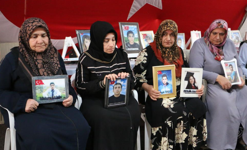 Diyarbakır Anneleri Evlat Nöbetini Kararlılıkla Sürdürüyor (1)