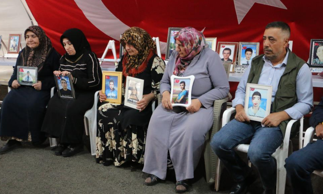 Diyarbakır Anneleri Evlat Nöbetini Kararlılıkla Sürdürüyor (3)