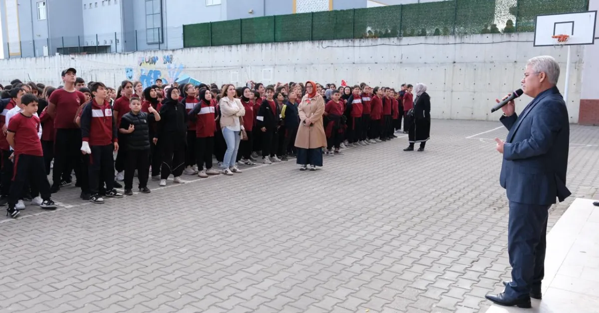 Dr. Emin Acar İmam Hatip Ortaokulu’ndan Gazze’ye Destek Kampanyası (3)