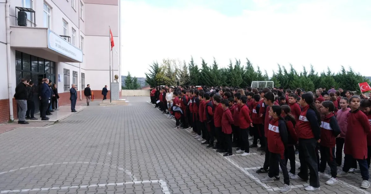 Dr. Emin Acar İmam Hatip Ortaokulu’ndan Gazze’ye Destek Kampanyası (4)