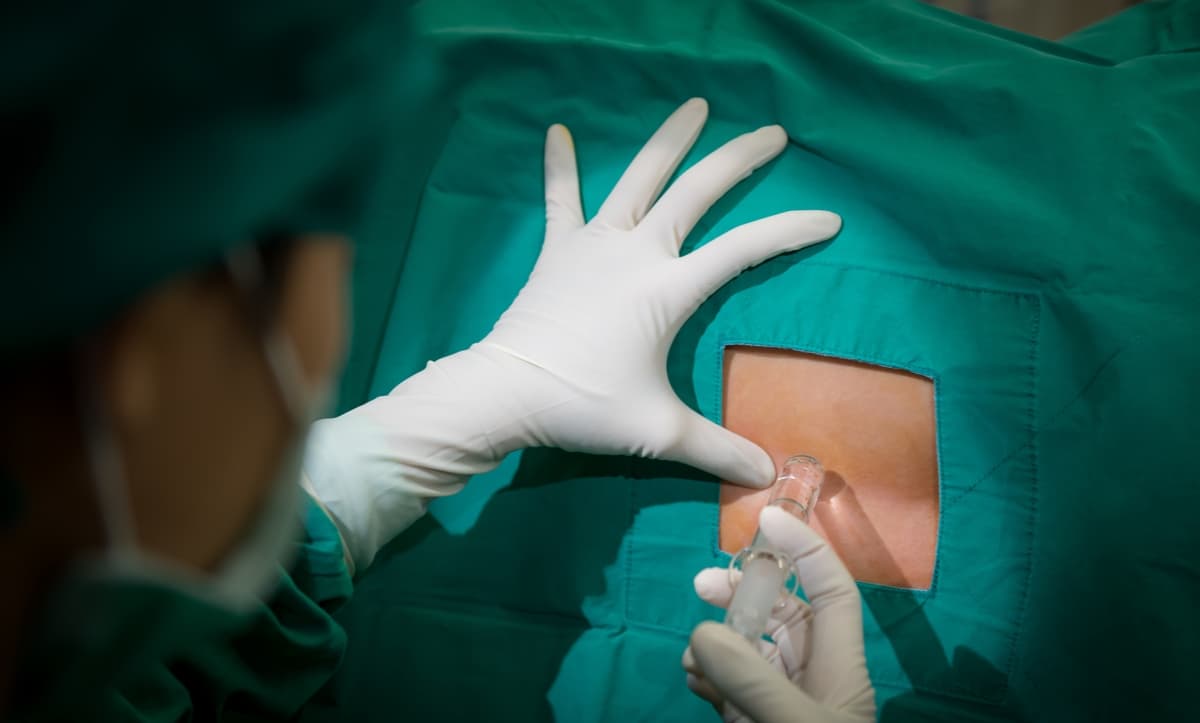 Spinal Anestezi Nedir, Hangi Durumlarda Uygulanır Ve Yan Etkileri Nelerdir?-1