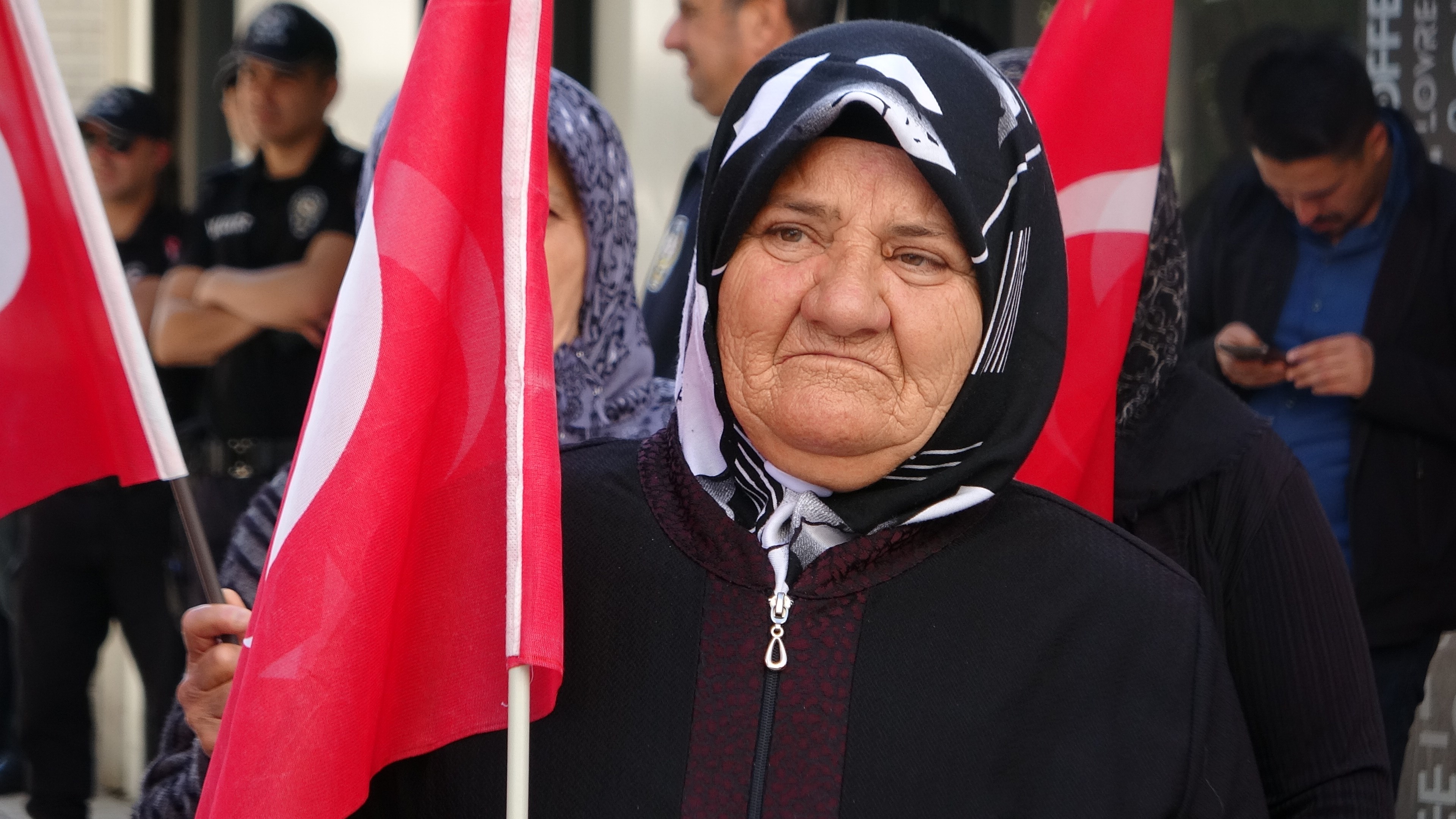 Evlat Nöbetindeki Annelerin Umutlu Bekleyişi Sürüyor (3)-1