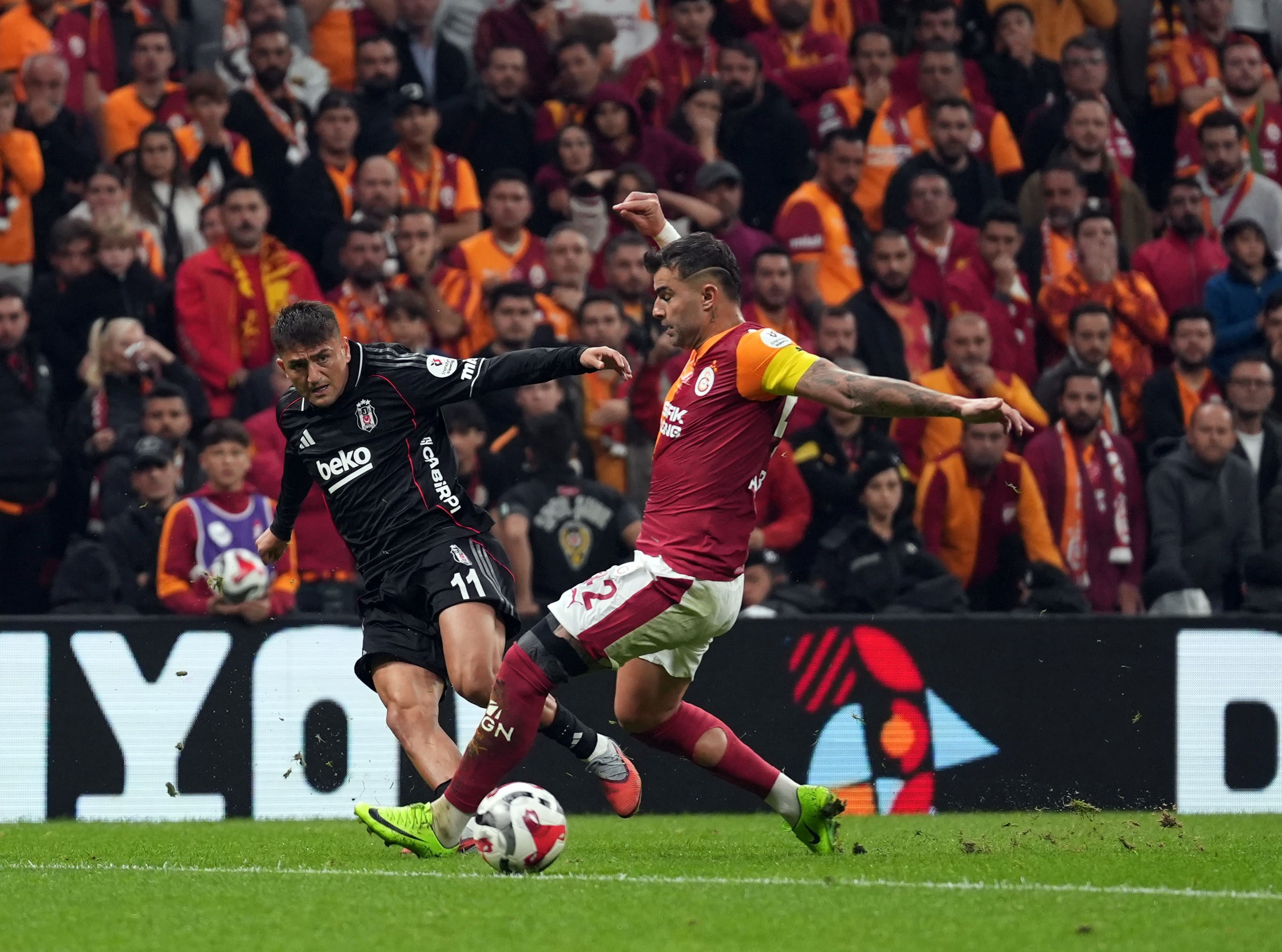 Galatasaray'dan Wilfried Singo Gençgazete (2)