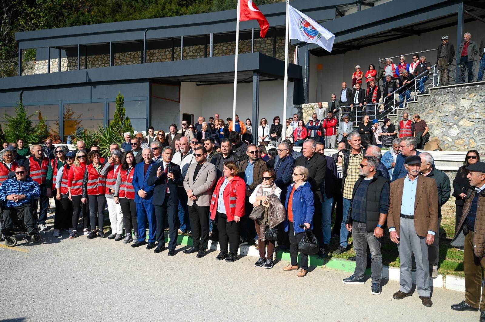 Gemlik'te Durdurulan Kafe Inşaatı Tartışmalara Yol Açtı (1)