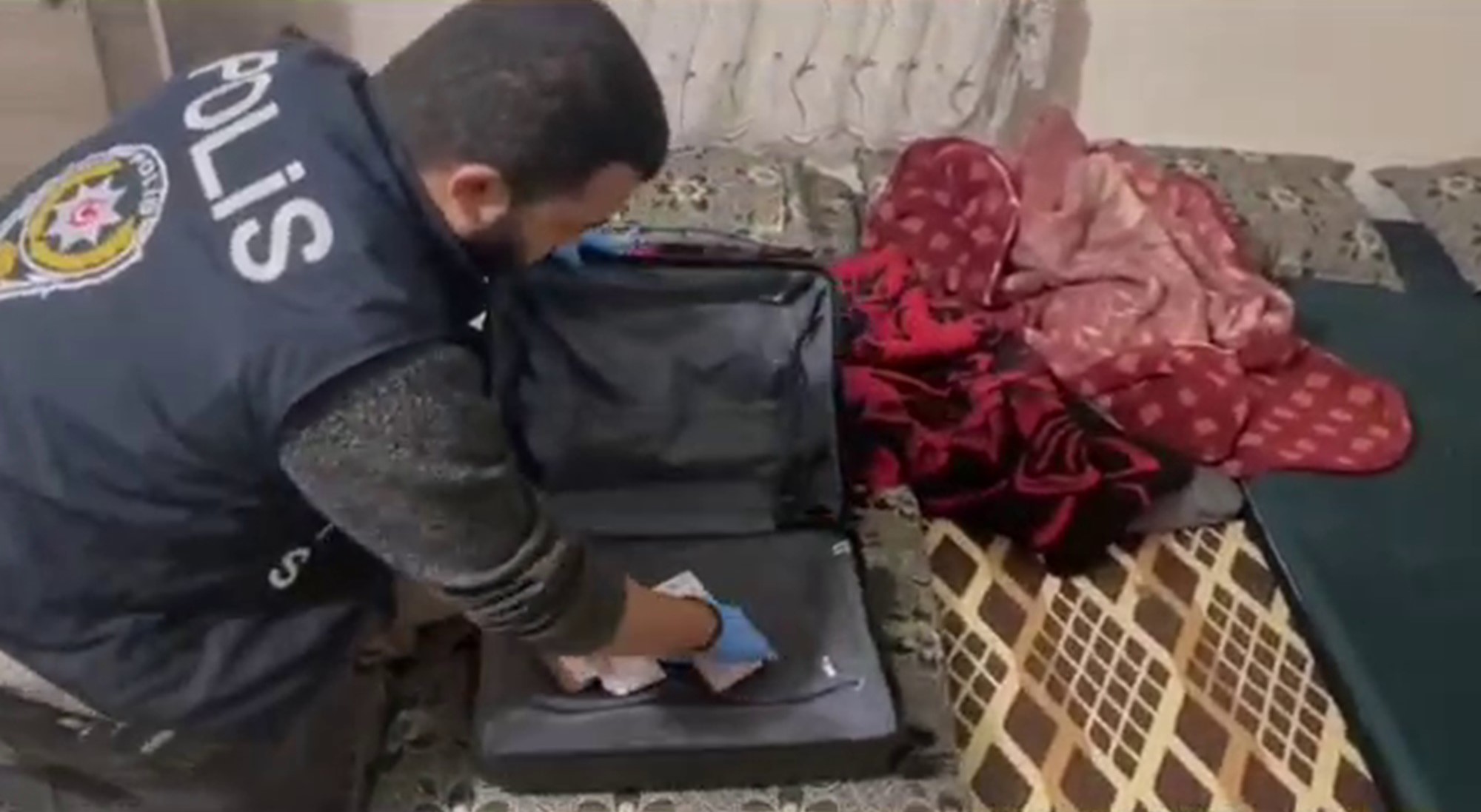 Göçmen Kaçakçılarına Şafak Operasyonu (1)