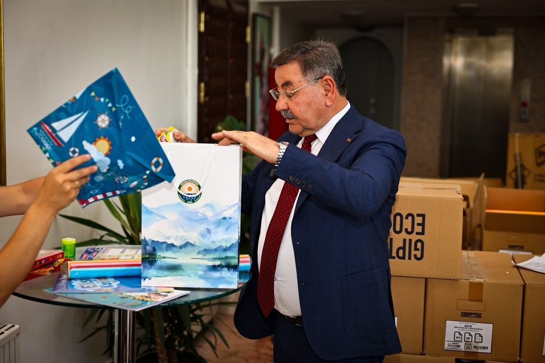 Gölbaşı Belediyesi'nden 850 Öğrenciye Kırtasiye Yardımı (3)