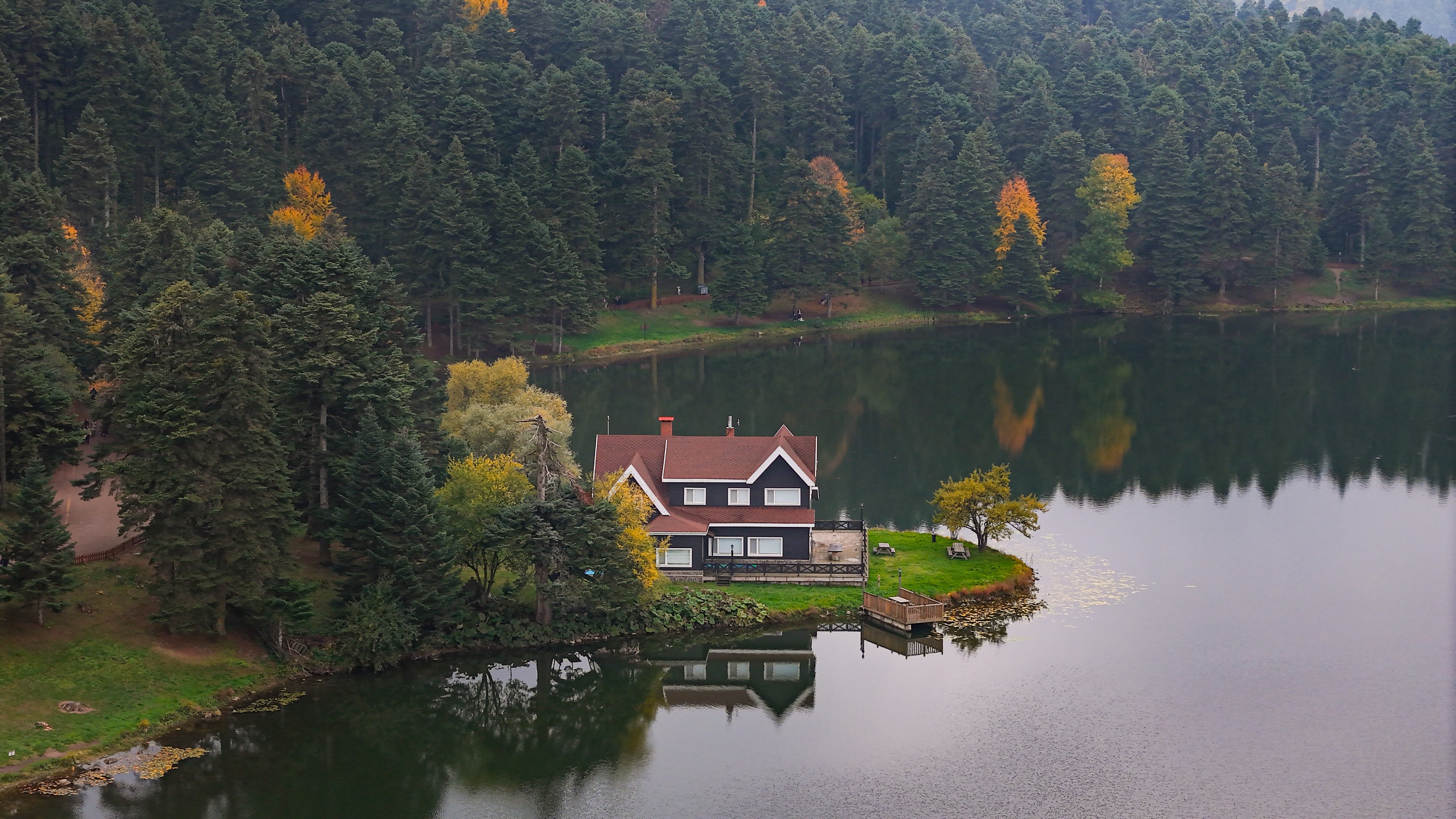 Gölcük Tabiat Parkı’nda Sonbahar Güzelliği Mest Etti (3)