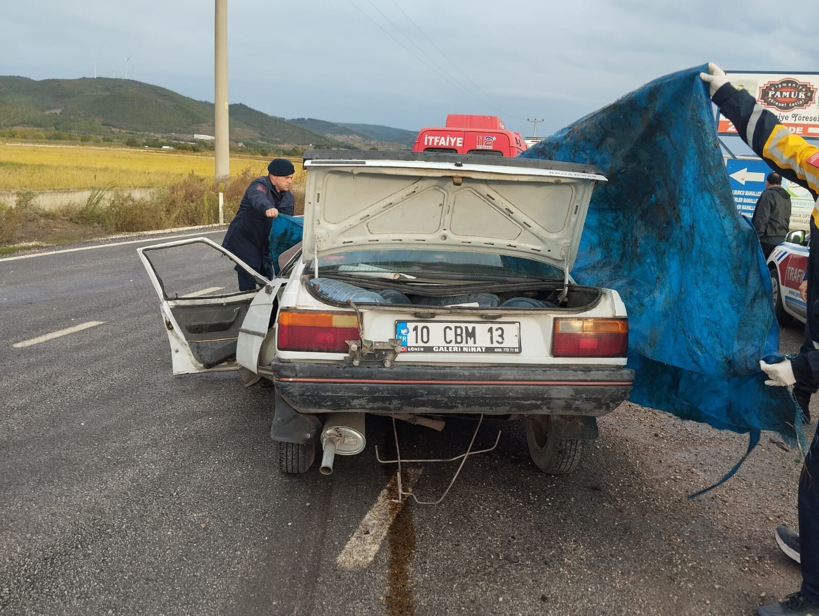 Gönen’de Öğrenci Servisi Ile Otomobil Çarpıştı 2 Ölü, 7 Öğrenci Yaralı (1)